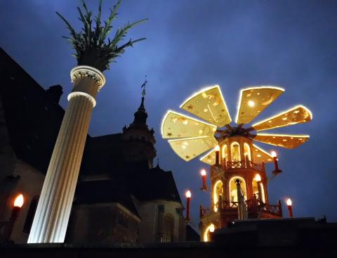 Das historische Karussell auf dem Leipziger Weihnachtsmarkt. Foto: Iva Pekárková